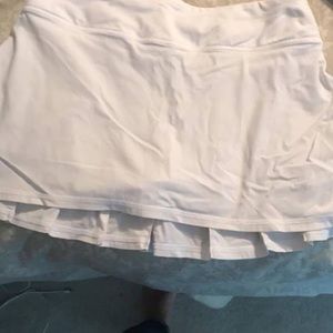 Lululemon size 4 white skirt